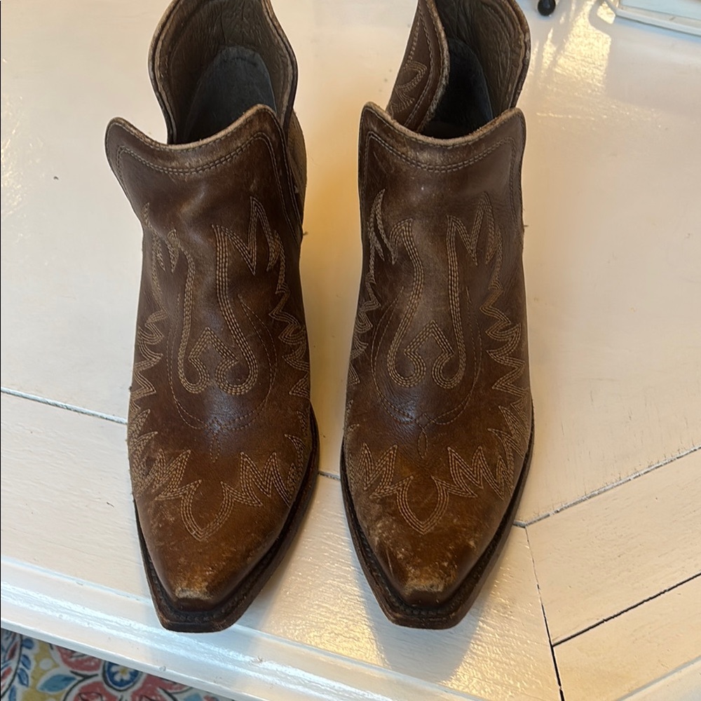 Ariat Dixon Brown Leather Western Booties
